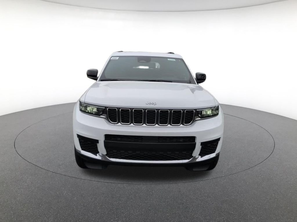 New 2026 Bright White Clear-Coat Exterior Paint Jeep Laredo X image 13
