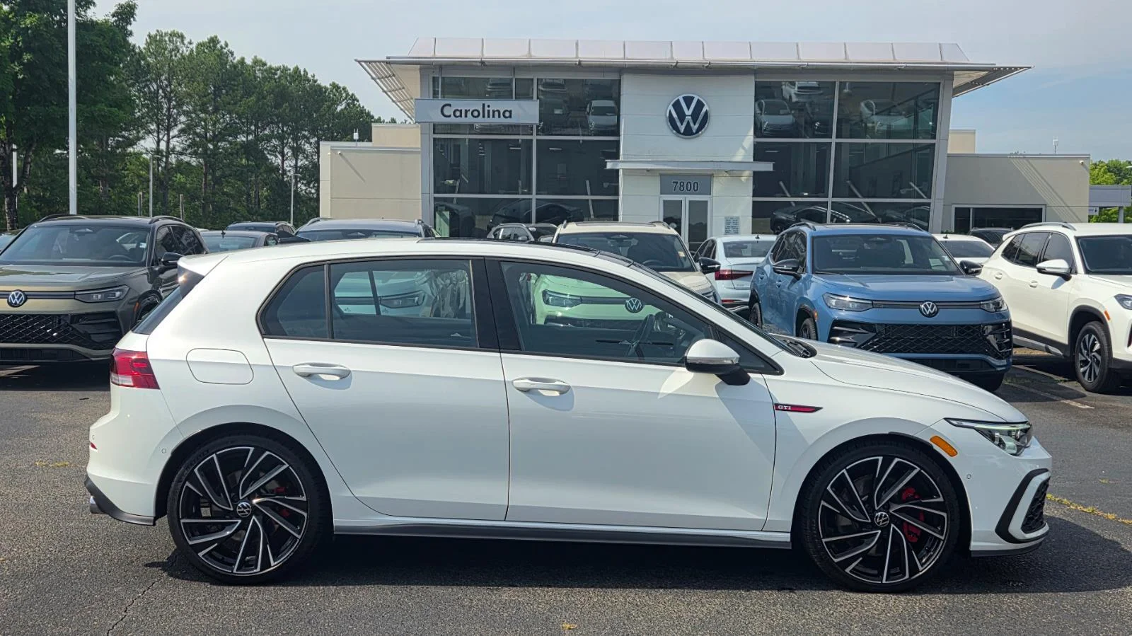 Used 2023 Opal White Pearl Volkswagen Autobahn image 3