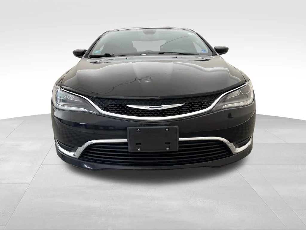 Used 2016 Black Chrysler Limited image 9