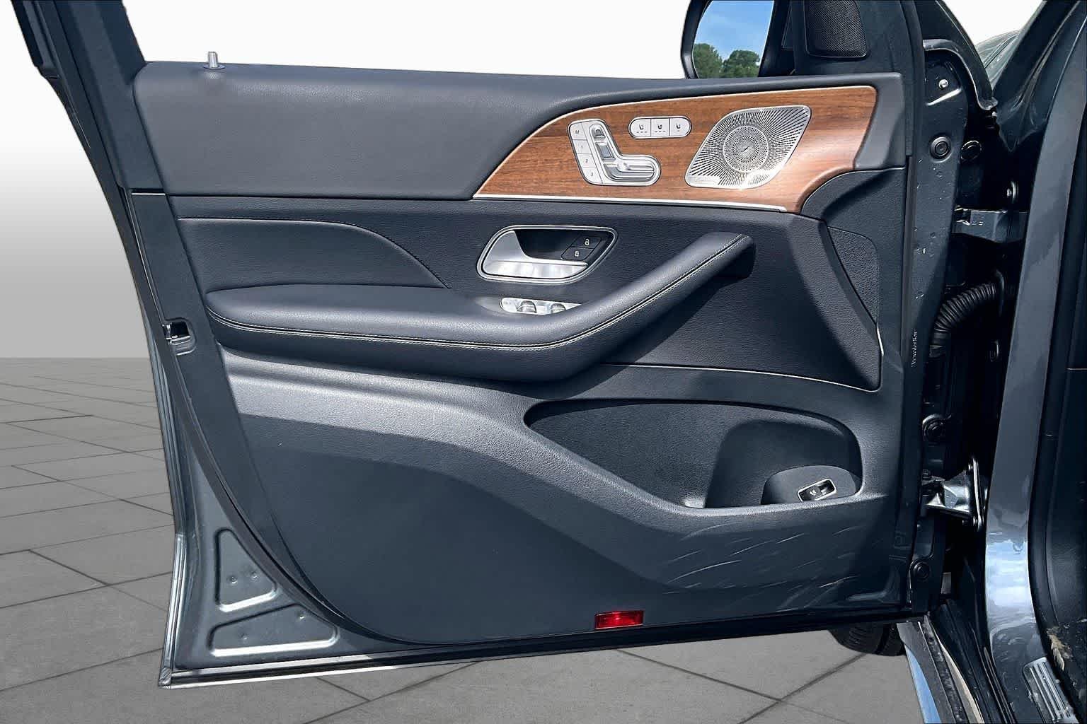 Used 2025 Selenite Grey Metallic Mercedes-Benz GLS 450 image 42