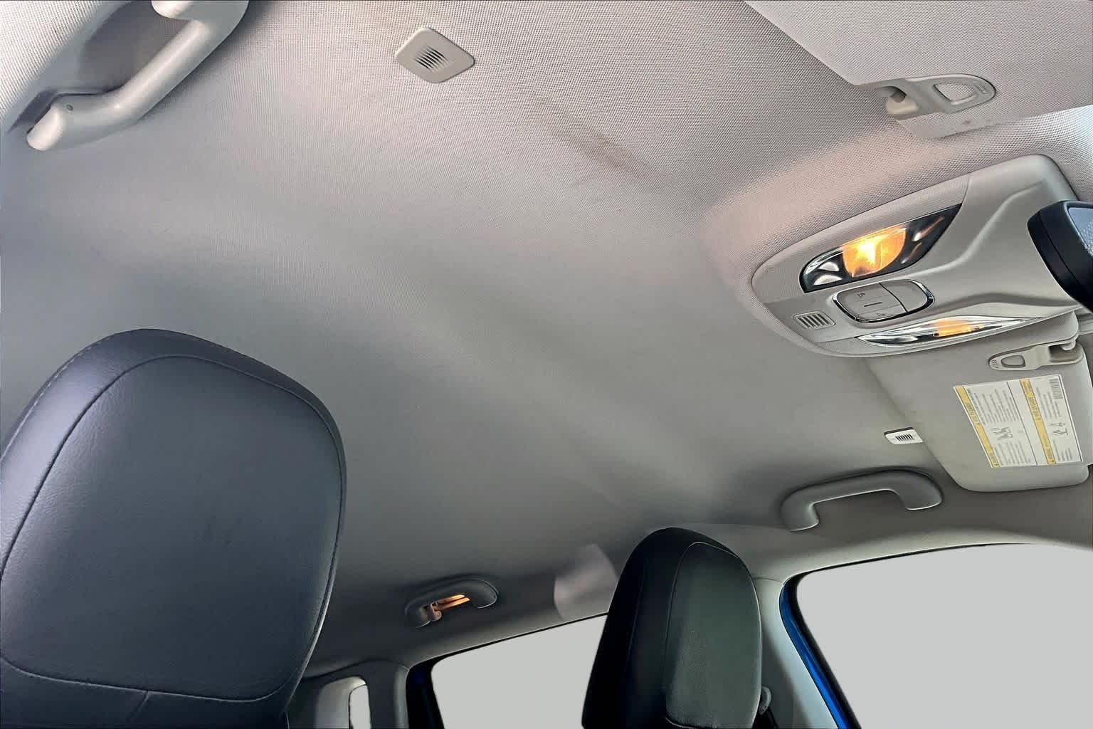 Used 2019 Laser Blue Pearlcoat Jeep Altitude image 13
