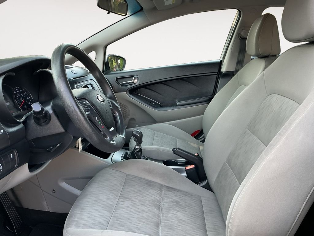 Used 2015 Silver Kia LX image 11