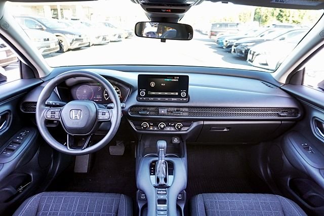 Used 2023  Honda LX image 17