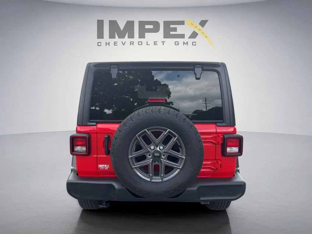 Used 2025 Red Jeep Sport S image 4