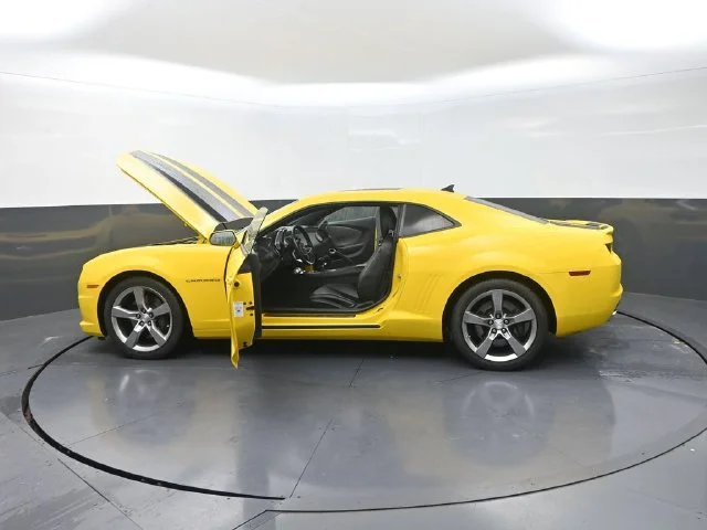 Used 2011 Yellow Chevrolet SS image 39