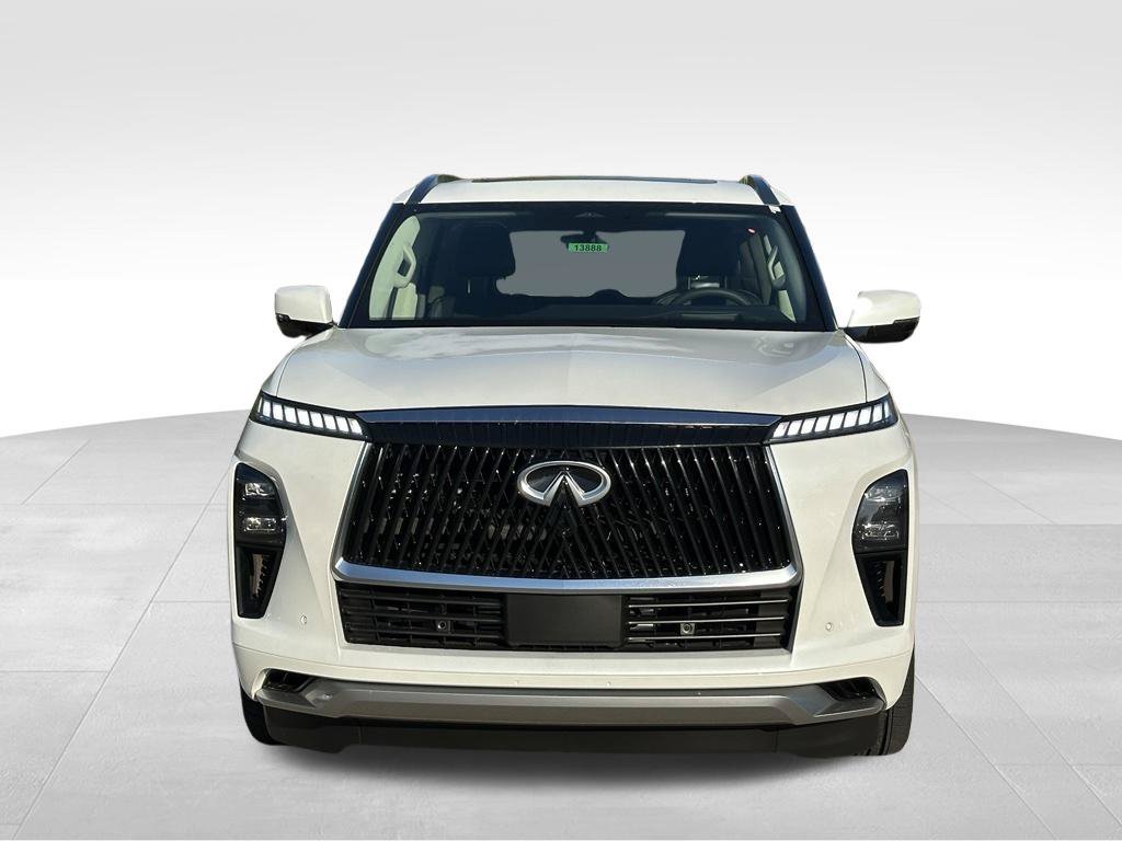 Used 2027 White INFINITI LUXE image 4