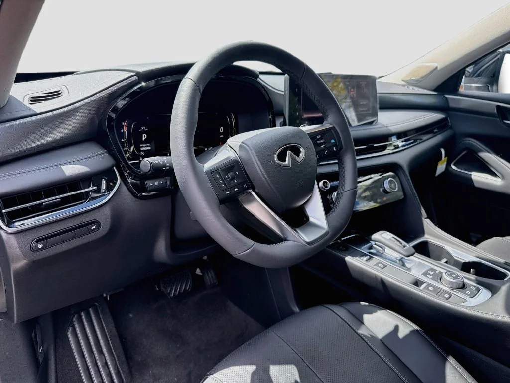 New 2027 GRAPHITE SHADOW INFINITI Luxe FWD image 9