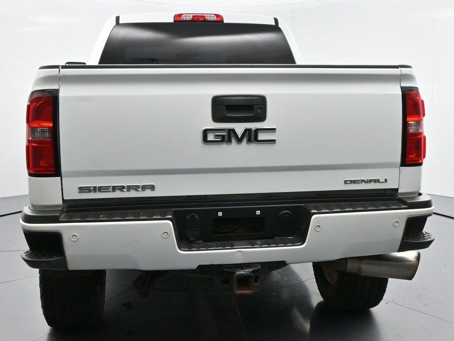 Used 2015 Summit White GMC Denali image 6