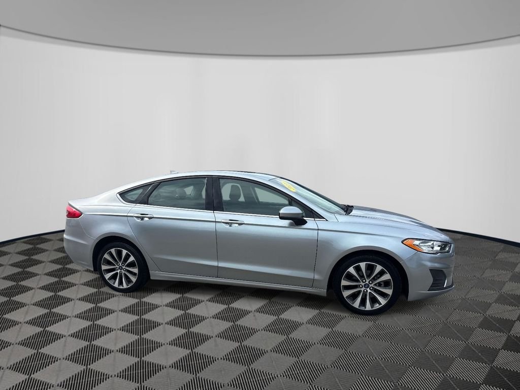 Used 2020 Silver Ford SE image 6