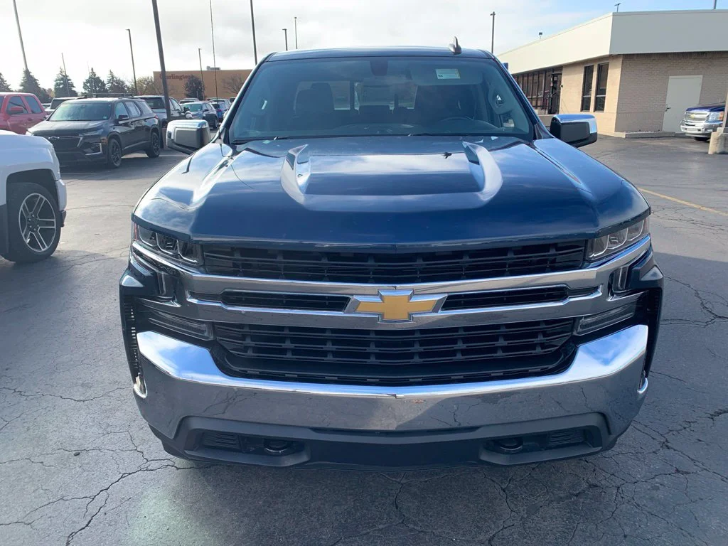 Used 2019 Blue Metallic Chevrolet LT image 3
