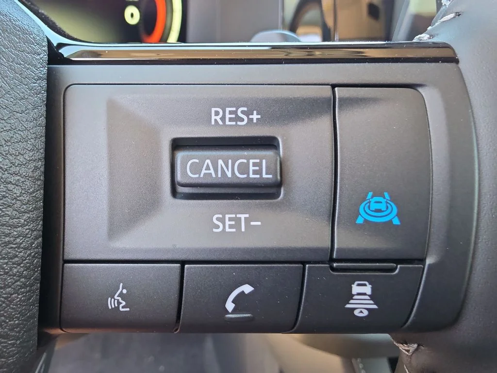 New 2026 Everest White Pearl TriCoat Nissan SL image 34