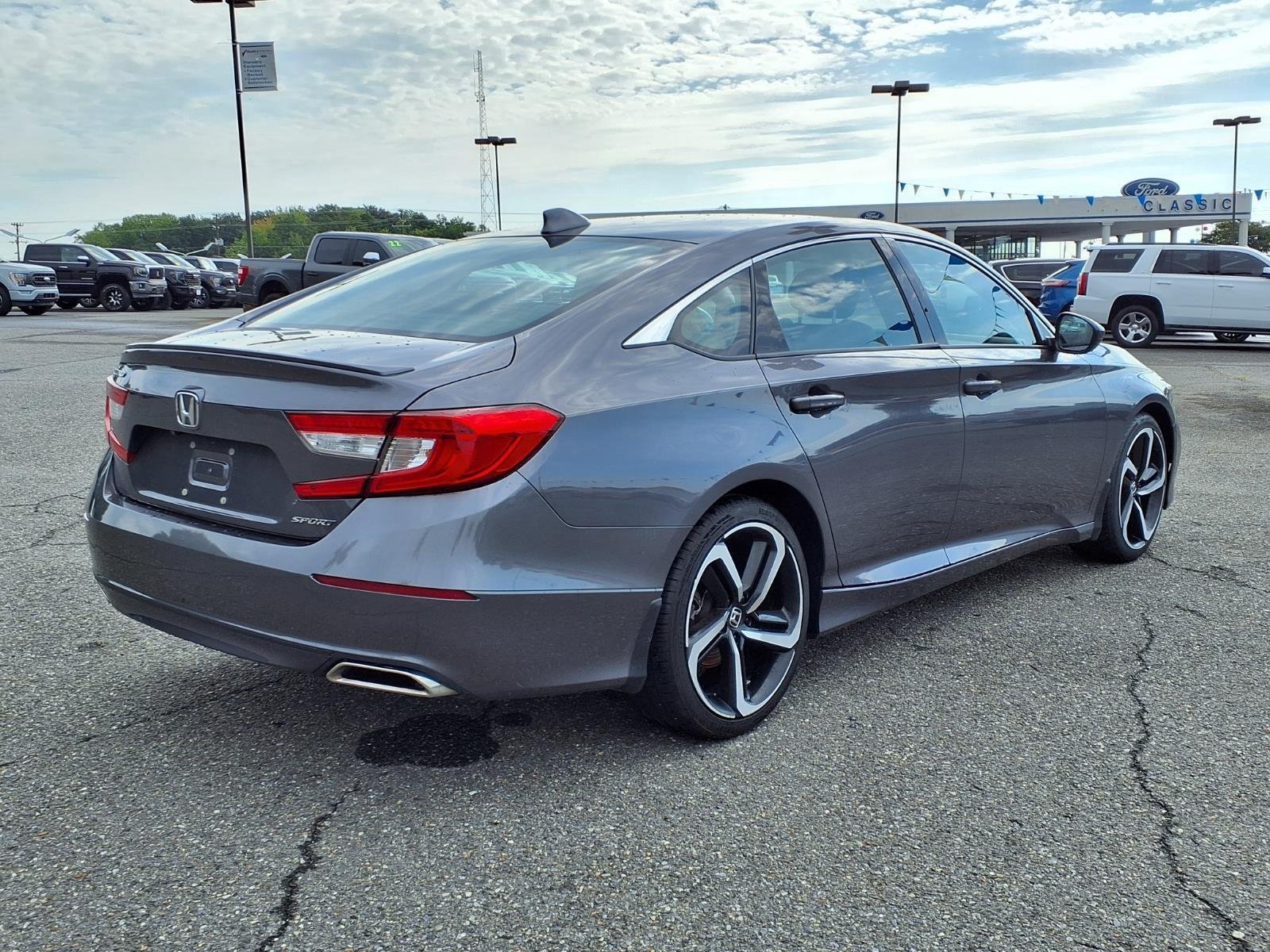Certified Used 2019 Modern Steel Metallic Honda Sport 1.5T image 2