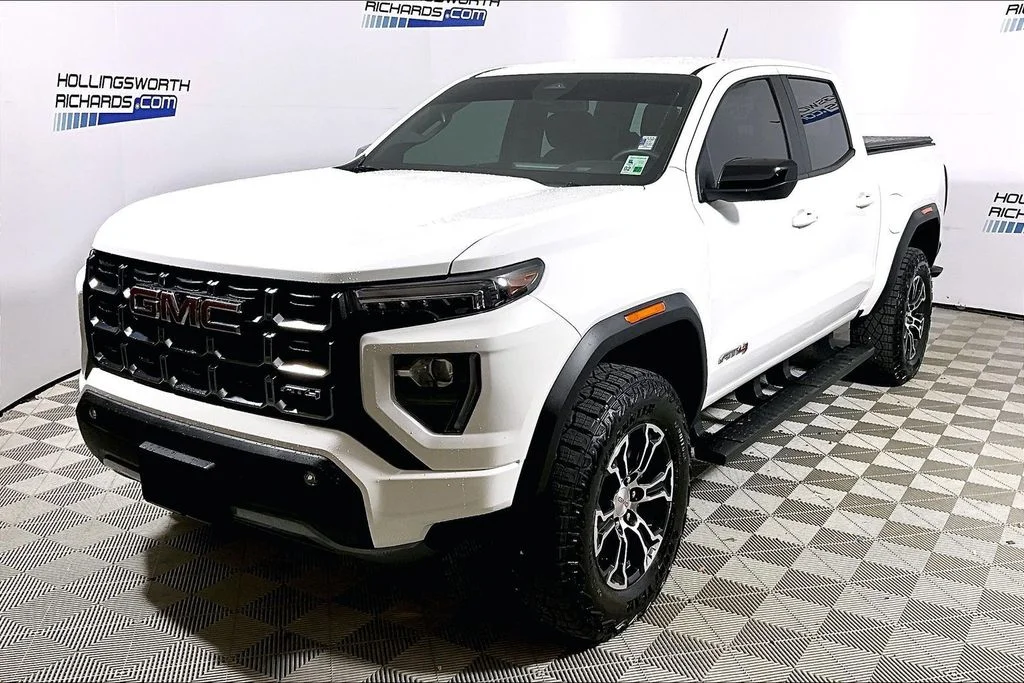 2024 GMC Canyon 4WD AT4 Crew Cab Short Box's photo