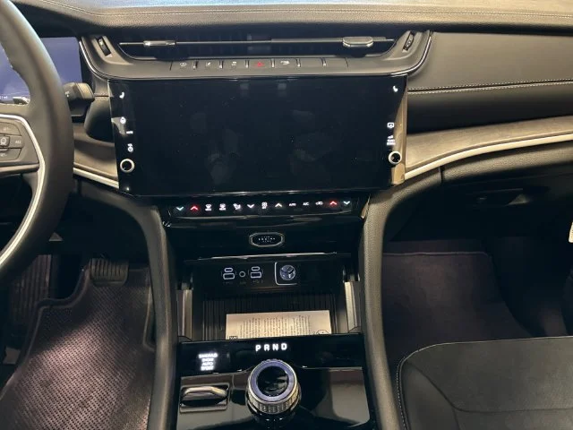 New 2026 White Jeep Altitude image 11