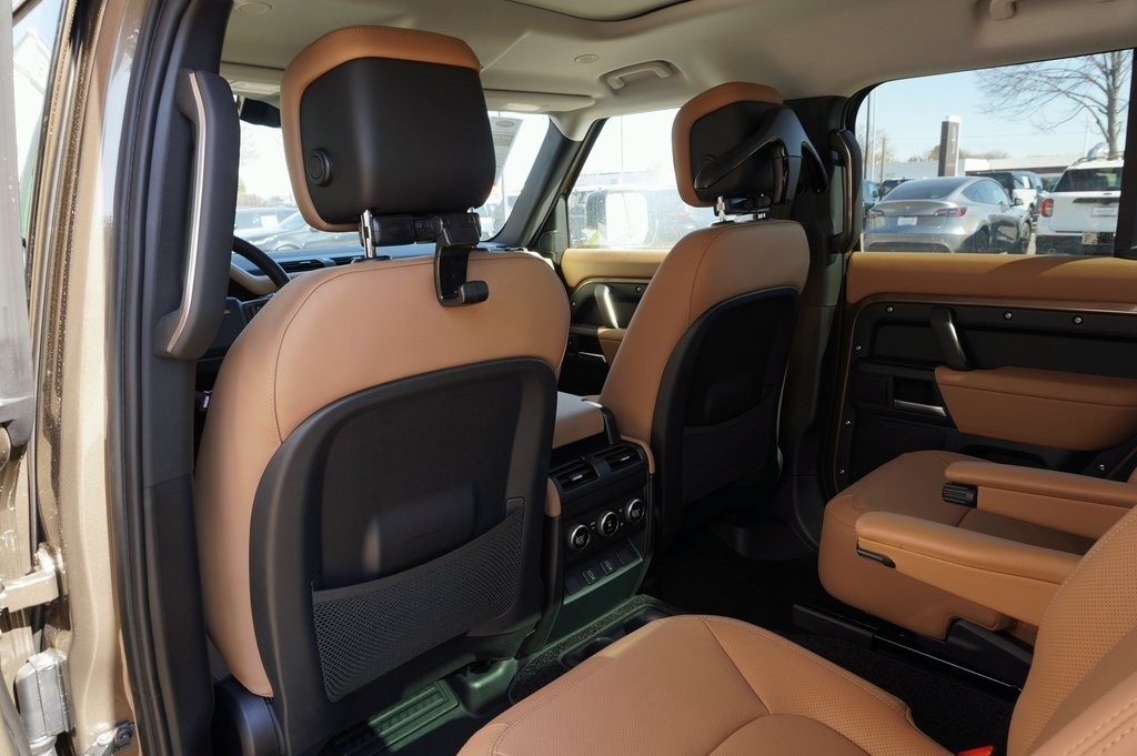 2026 LAND ROVER DEFENDER - Image 29