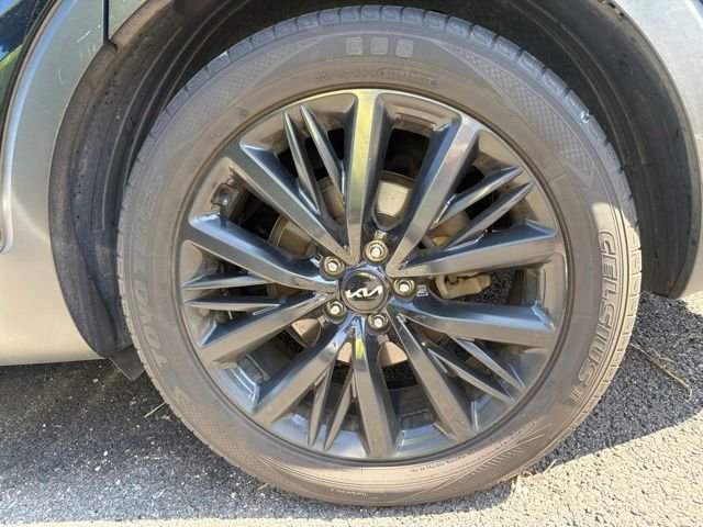 Used 2022 Black Kia SX image 5