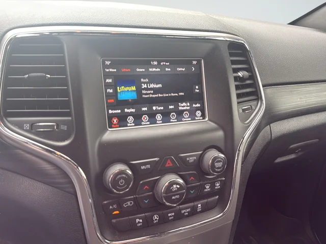 Used 2019 Silver Jeep Laredo E image 14
