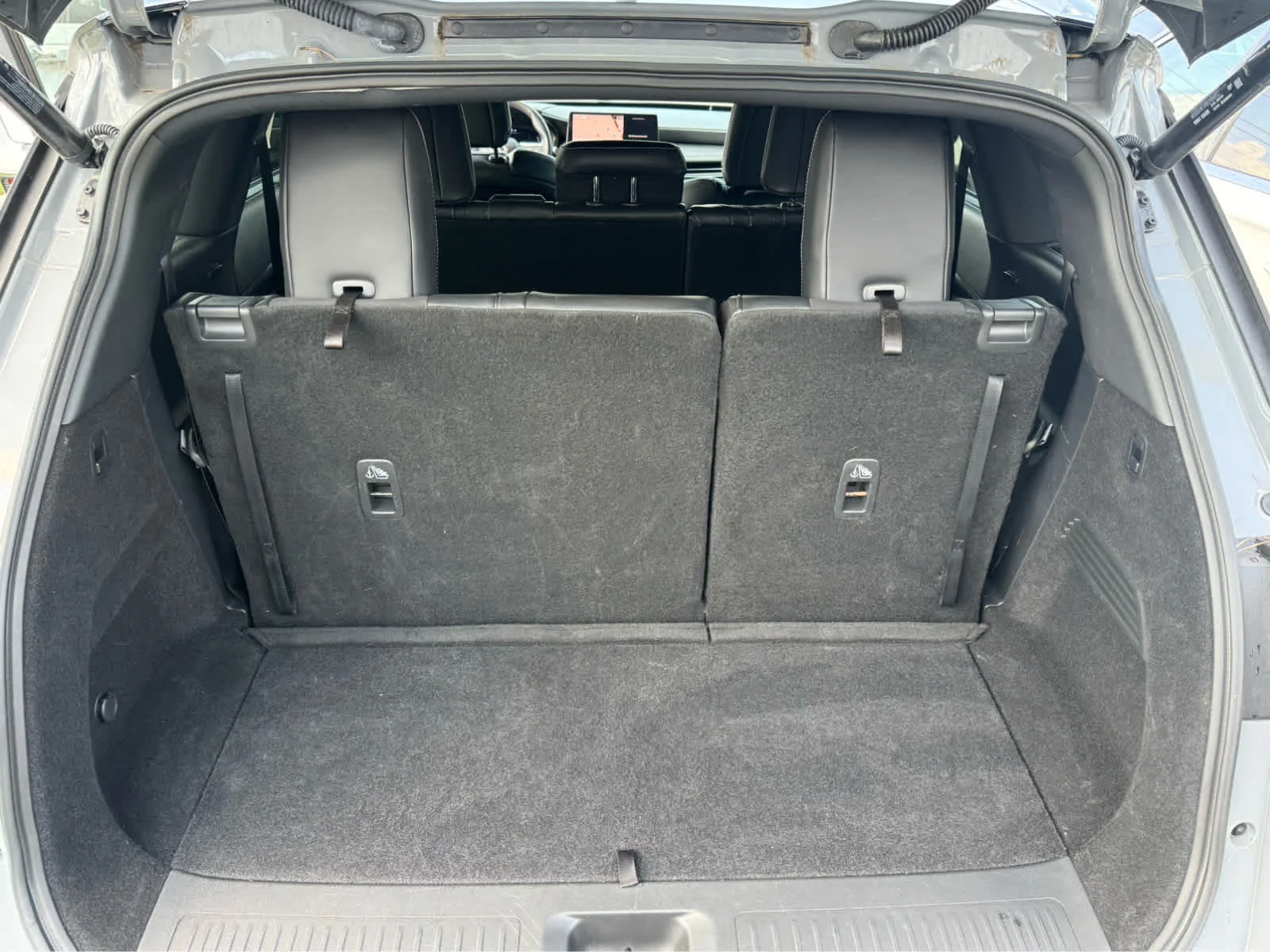 Certified Used 2025 Harbor Gray INFINITI LUXE image 27