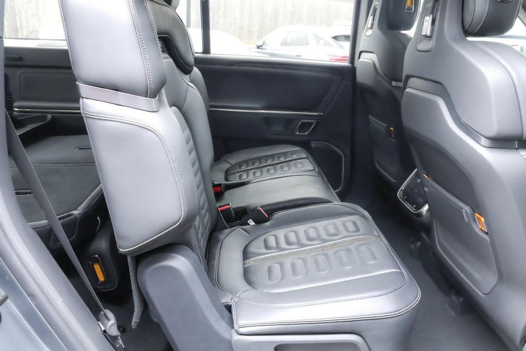 Used 2022  Rivian Launch Edition image 26
