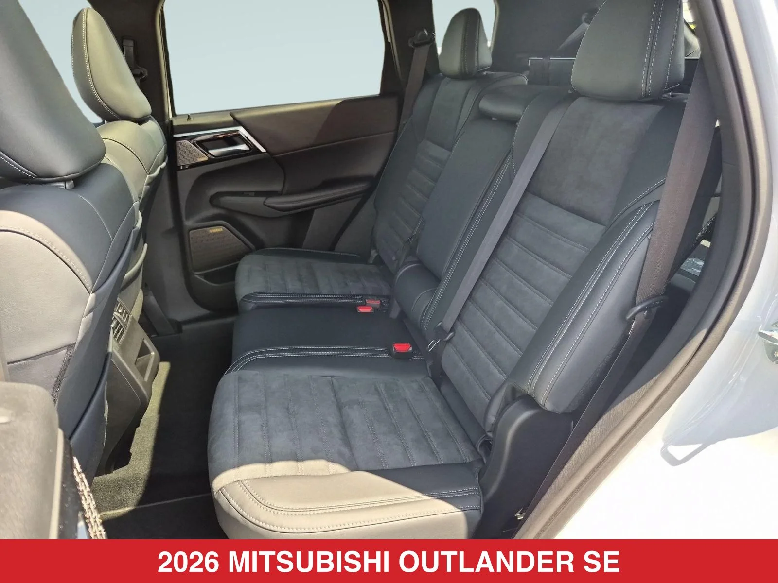 New 2026 White Mitsubishi SE image 17