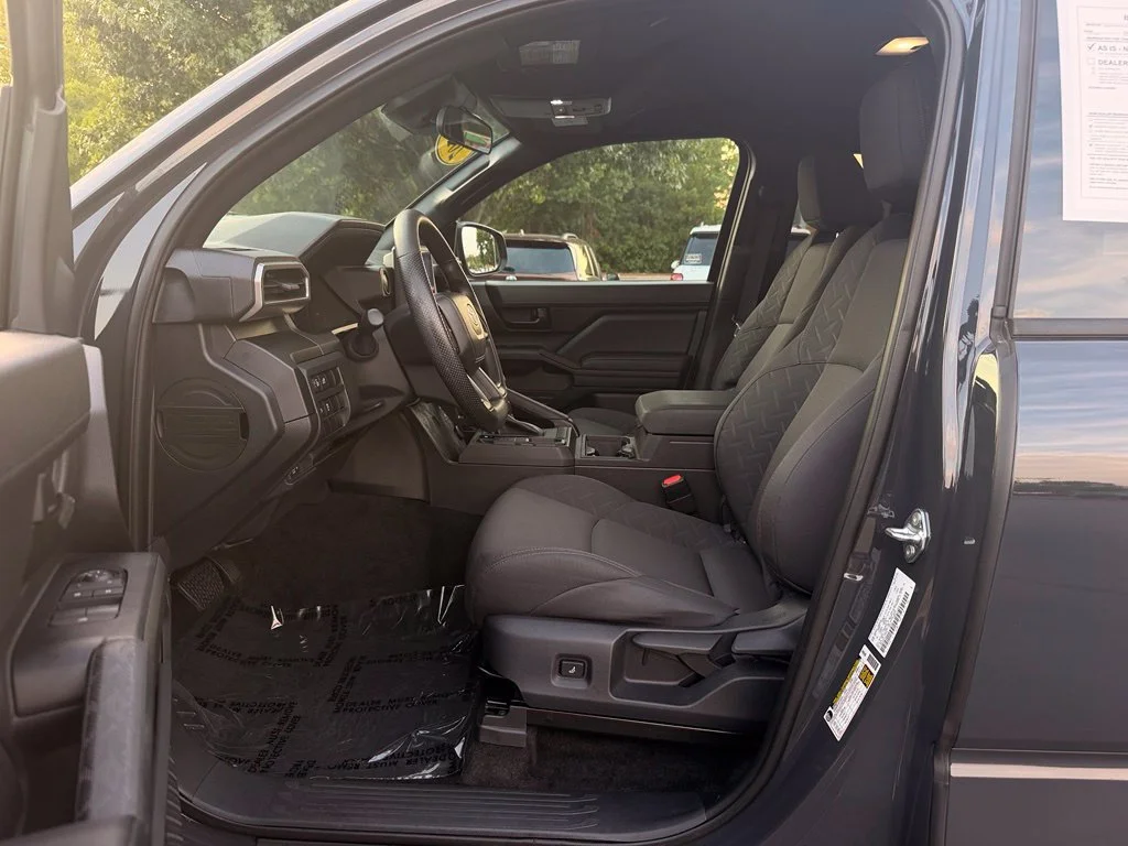 Used 2024  Toyota SR image 16
