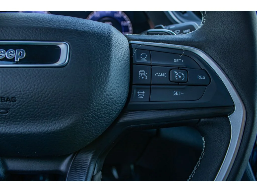 New 2025 Velvet Red Pearlcoat Jeep Altitude X image 23