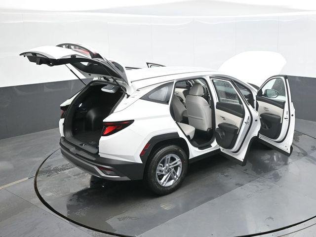 New 2026 White Hyundai SE AWD image 28