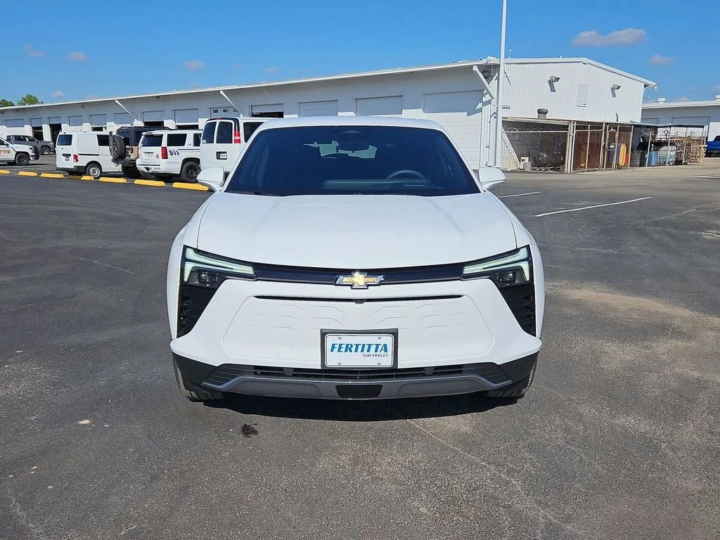 New 2026 Summit White Chevrolet LT image 28