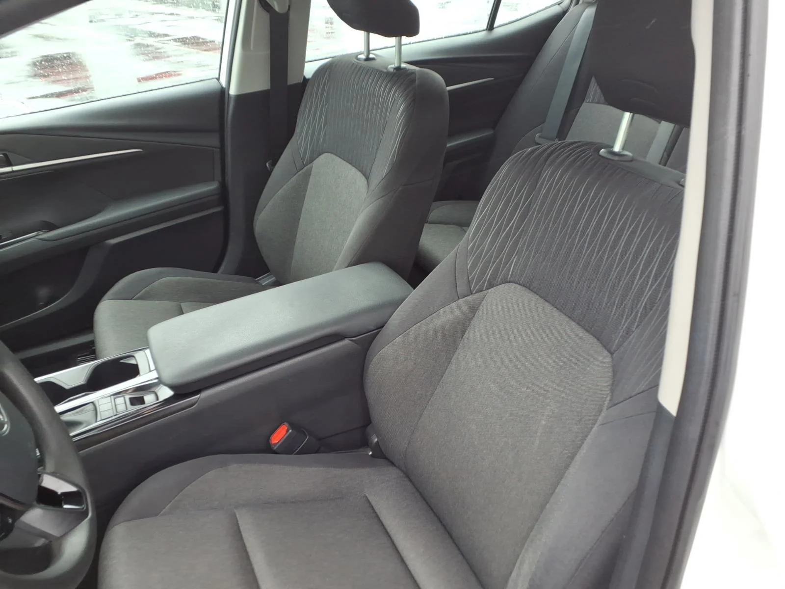 Used 2025  Toyota LE image 18