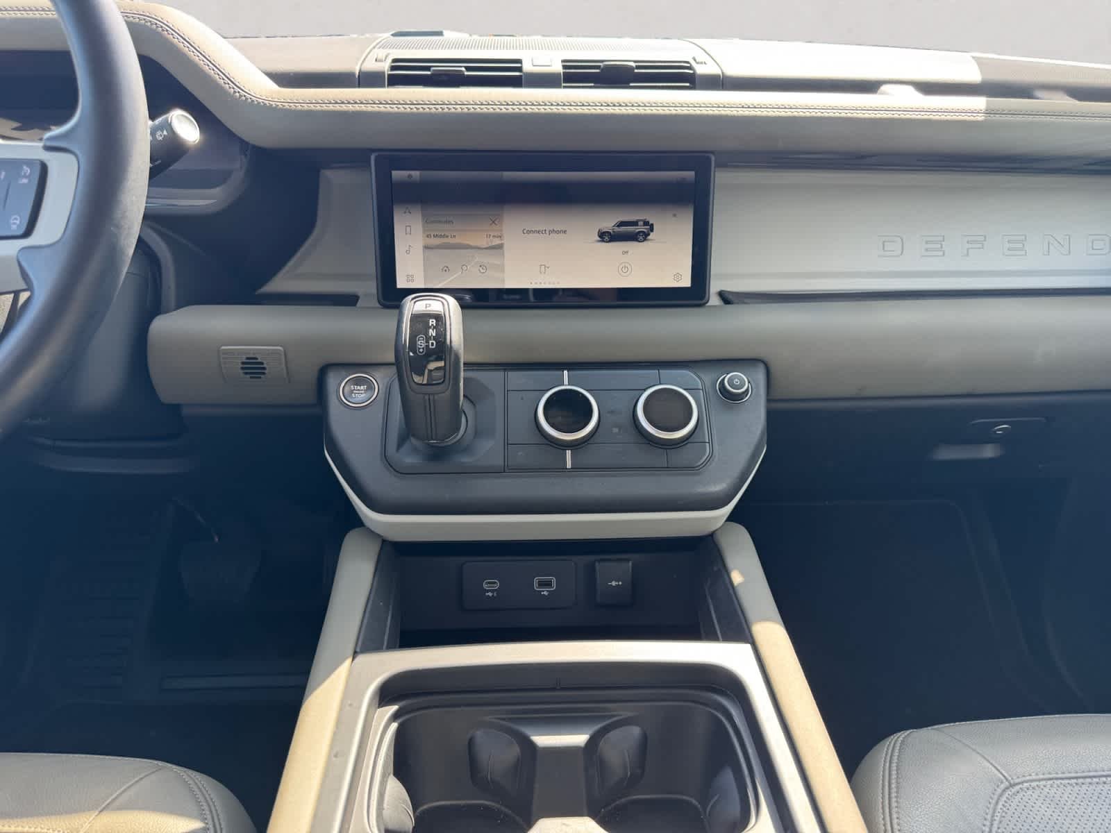 Used 2024  Land Rover S image 11