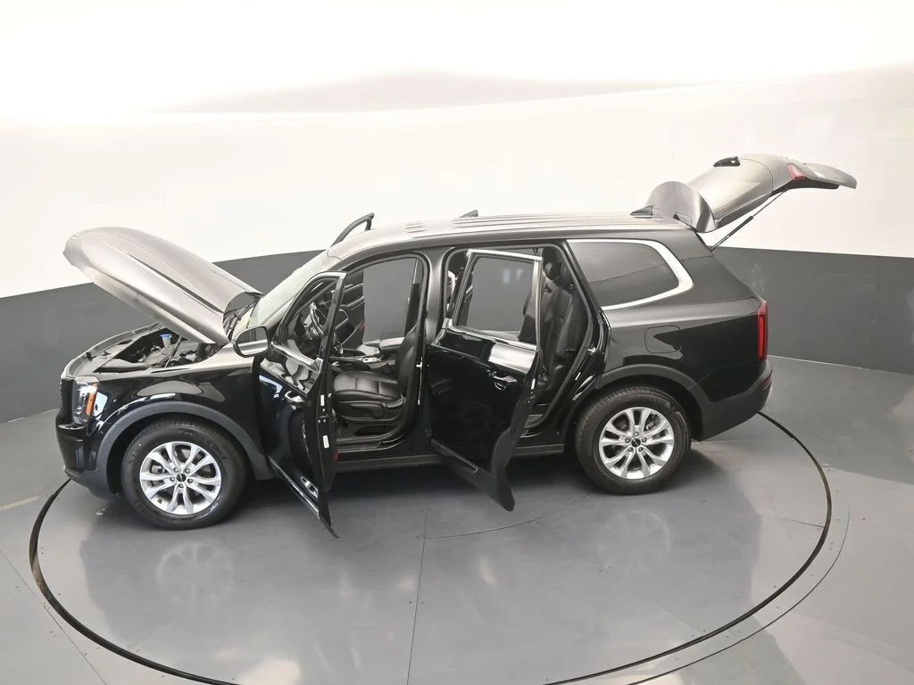 Used 2022 Ebony Black Kia LX image 68