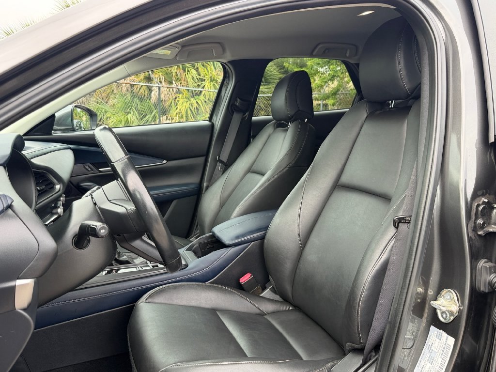 Used 2020 Gray Mazda Select image 9