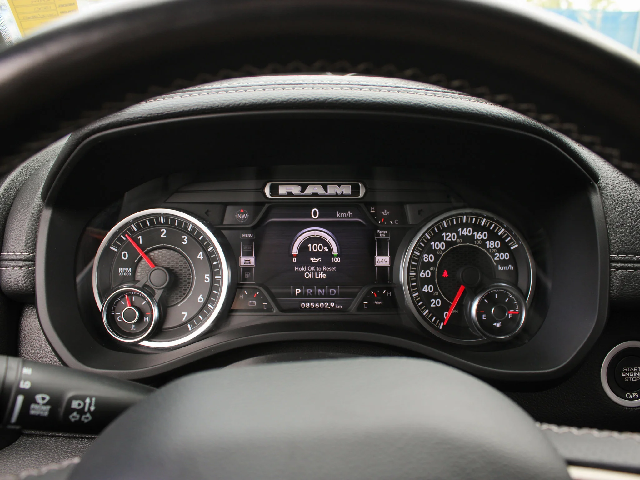 Certified Used 2022 White RAM Sport * No Accidents | HEMI V8 | Remote Start | Trailer Tow Group | Apple CarPlay | Bed Utility image 7