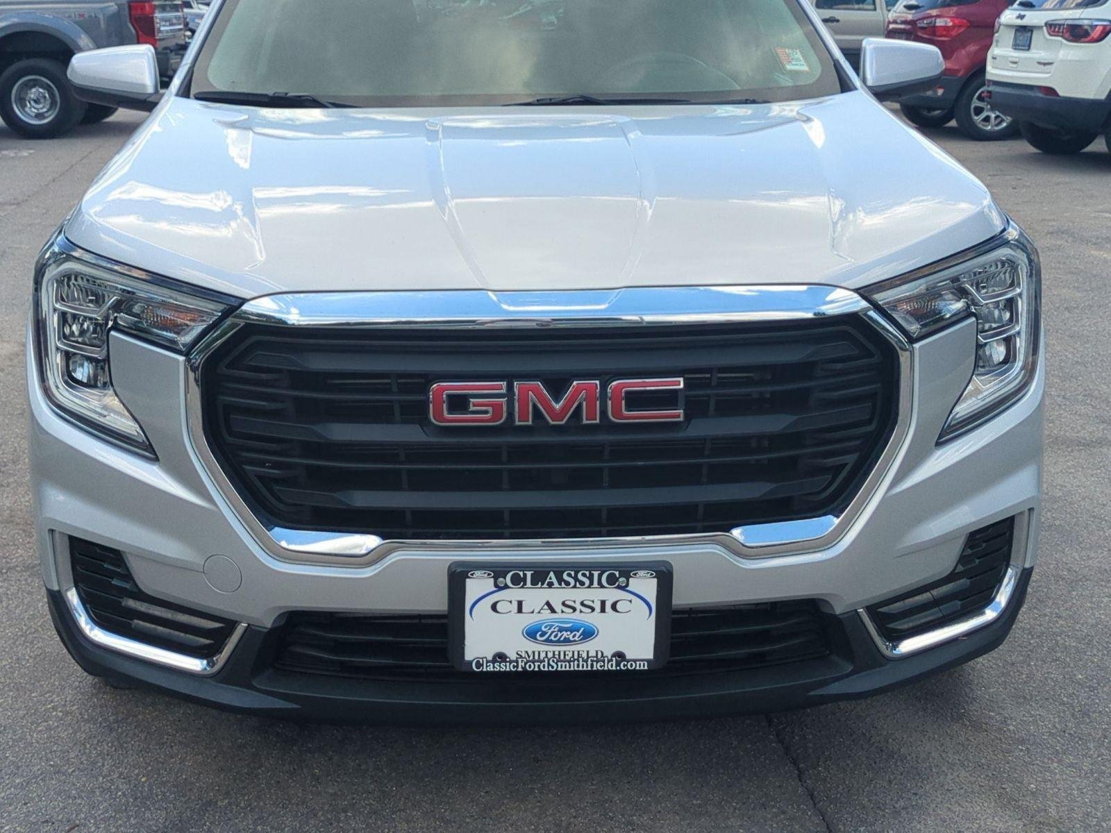 Used 2022 Quicksilver Metallic GMC SLE image 14