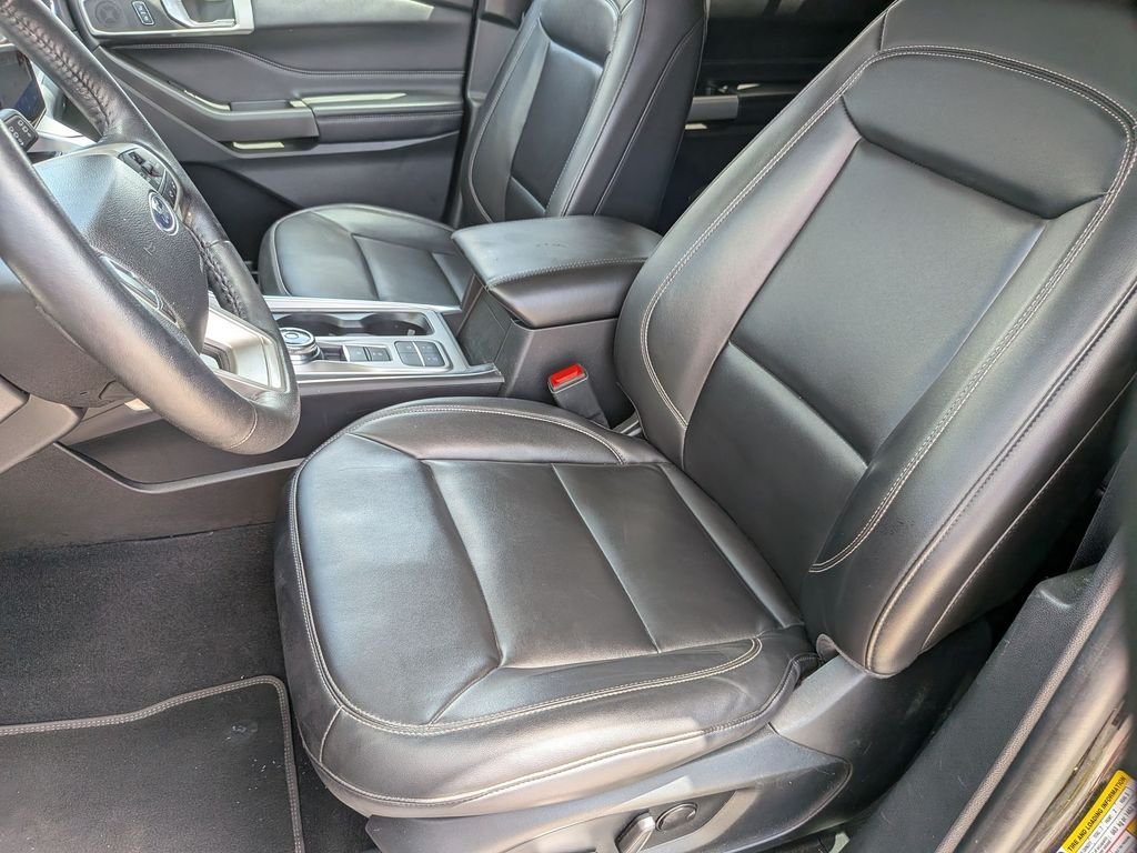 Used 2023 Black Ford XLT image 12