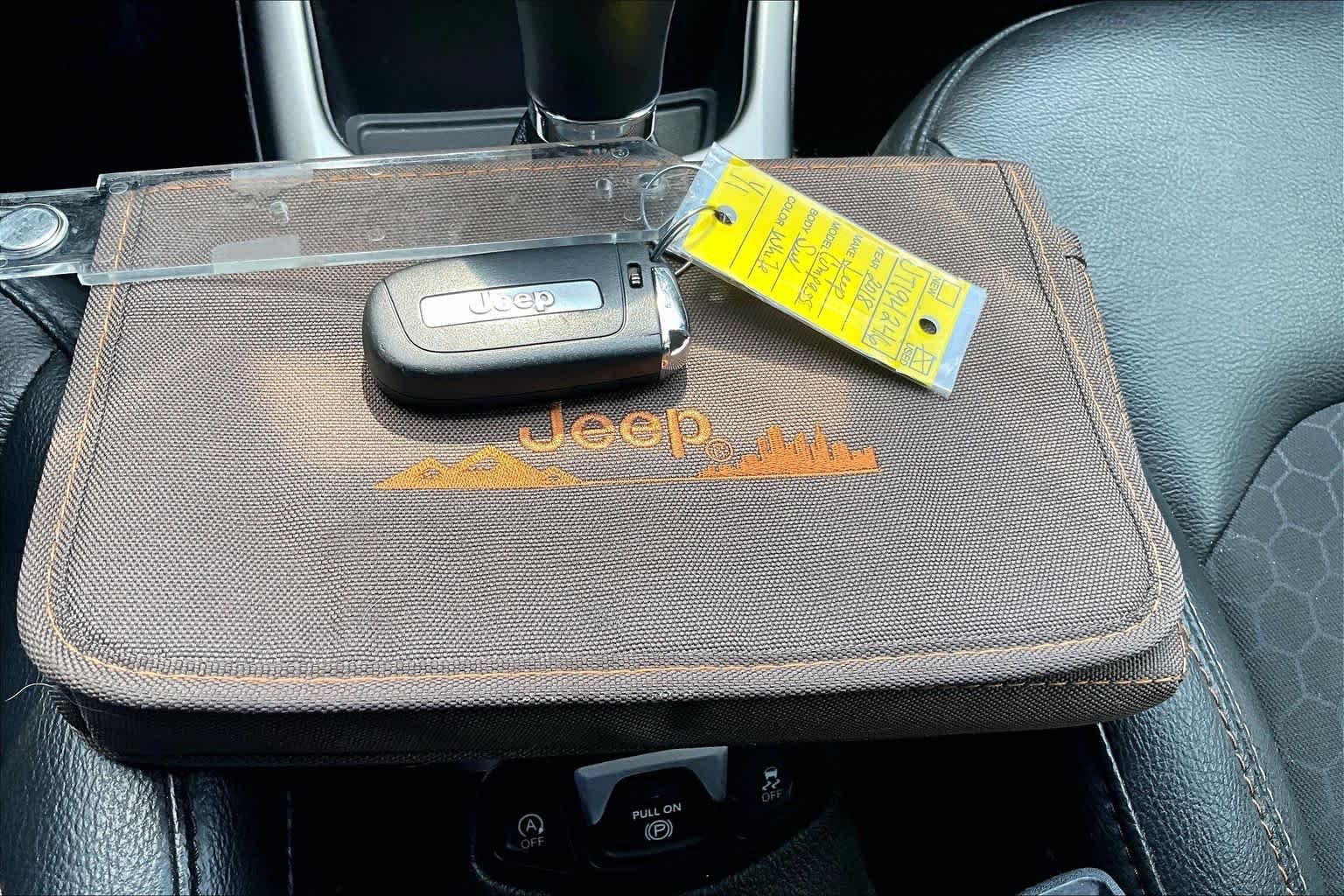 Used 2018 White Clearcoat Jeep Latitude image 15
