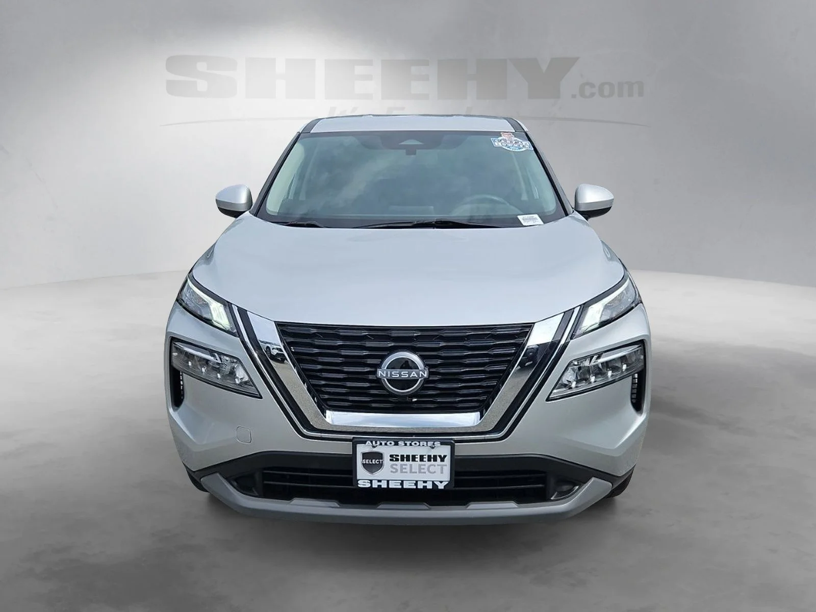 Used 2023 Silver Nissan SV image 17