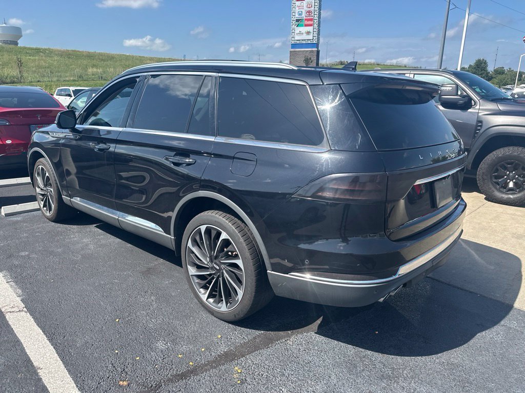 Used 2020 Black Lincoln Reserve image 2