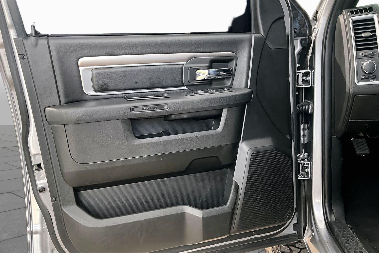 Used 2024 Billet Silver Metallic Clearcoat Ram Warlock image 21