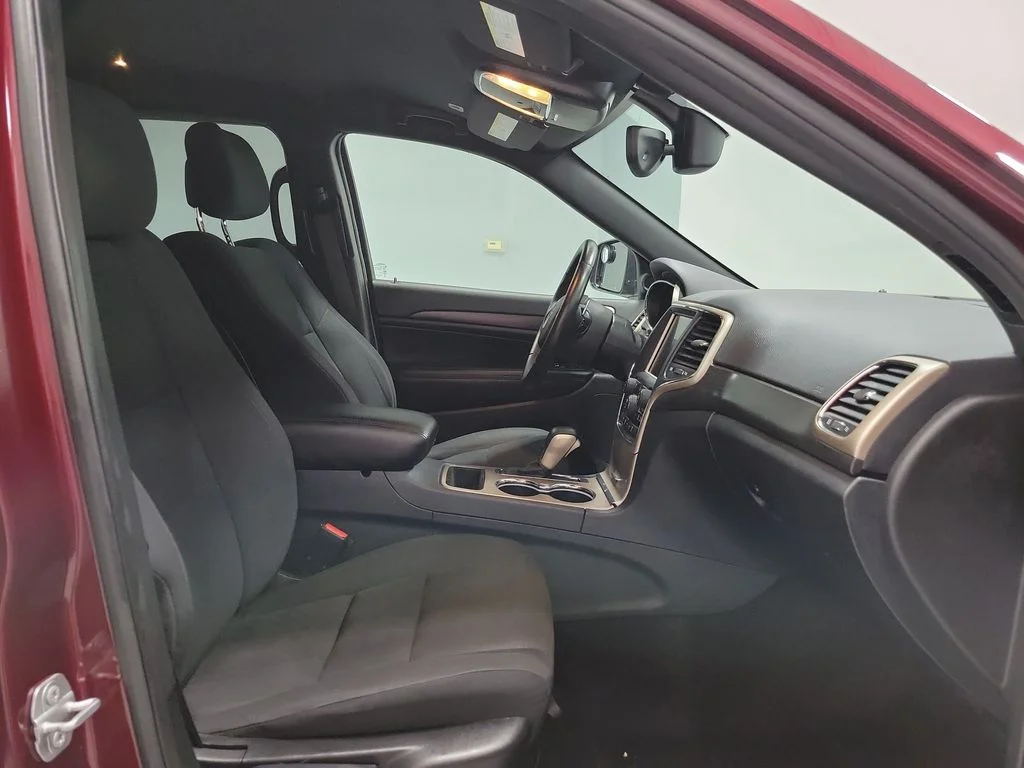 Used 2017 Red Jeep Laredo image 19