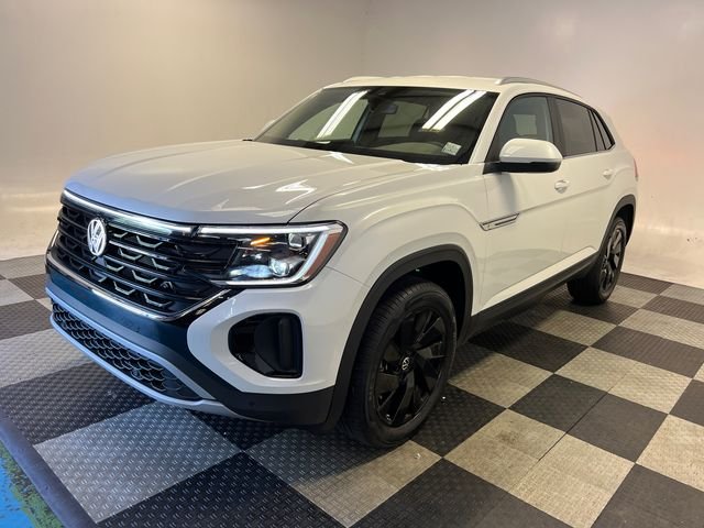 New 2026 White Volkswagen 2.0T SE w/Technology image 3