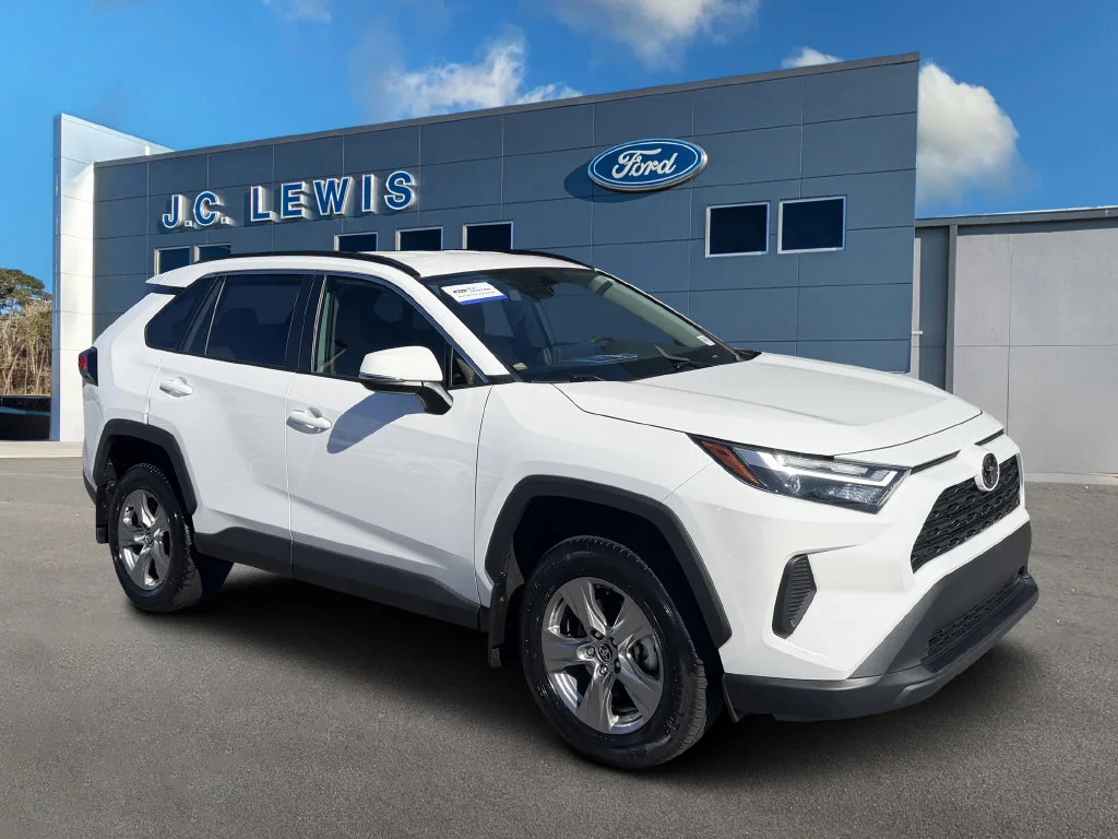 Certified Used 2025 Ice Toyota XLE image 1