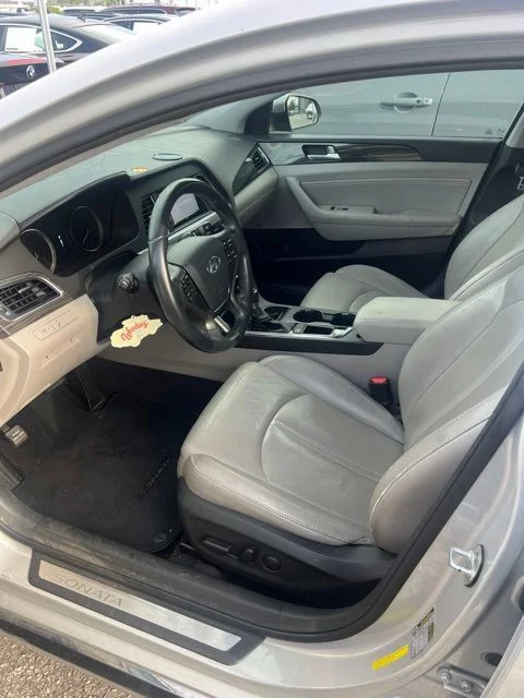 Used 2015 Silver Hyundai Limited image 3