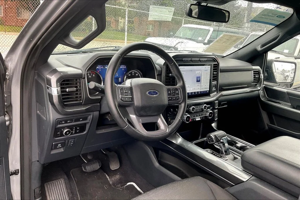 Used 2023 Silver Ford XLT image 13
