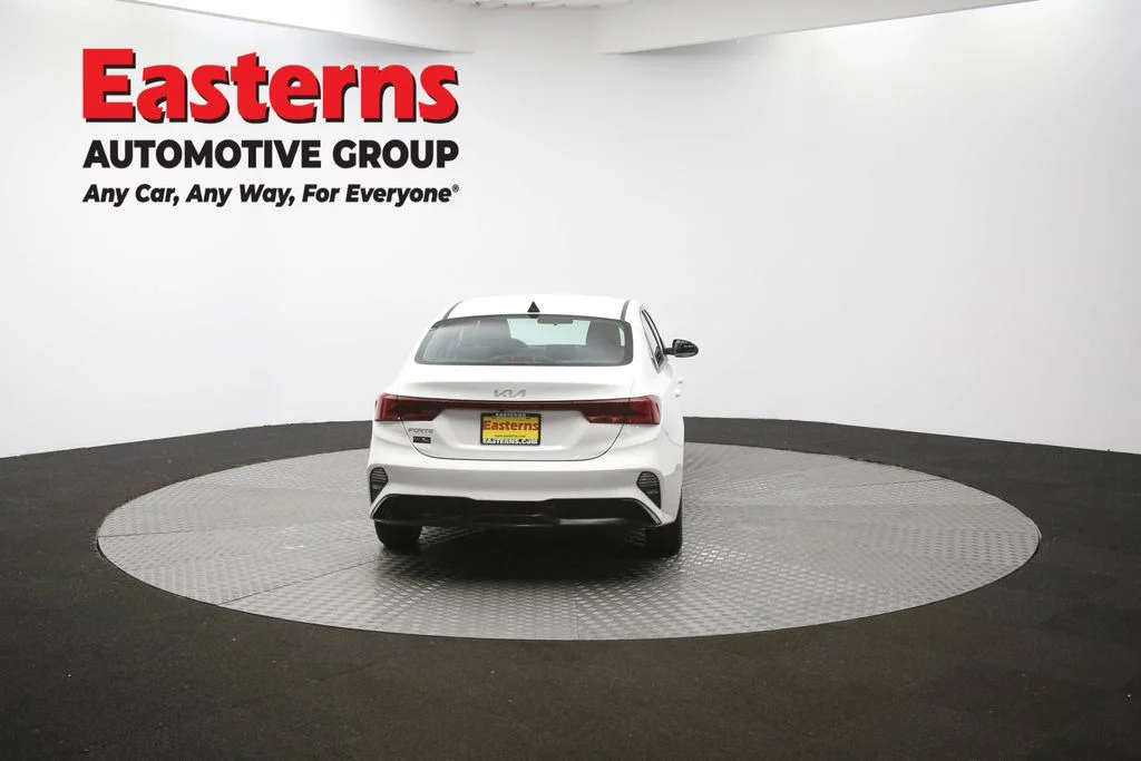 Used 2023 White Kia LXS image 37