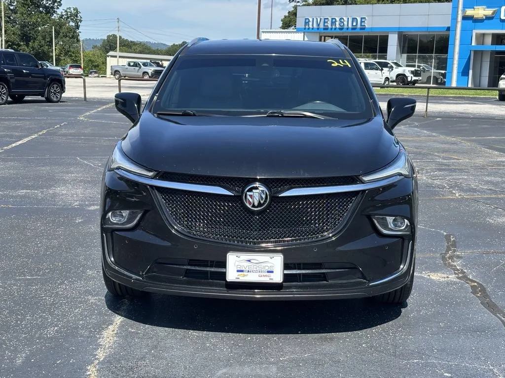 Used 2023 Includes Spectra Gray lower exterior accent color.) Buick Essence image 5
