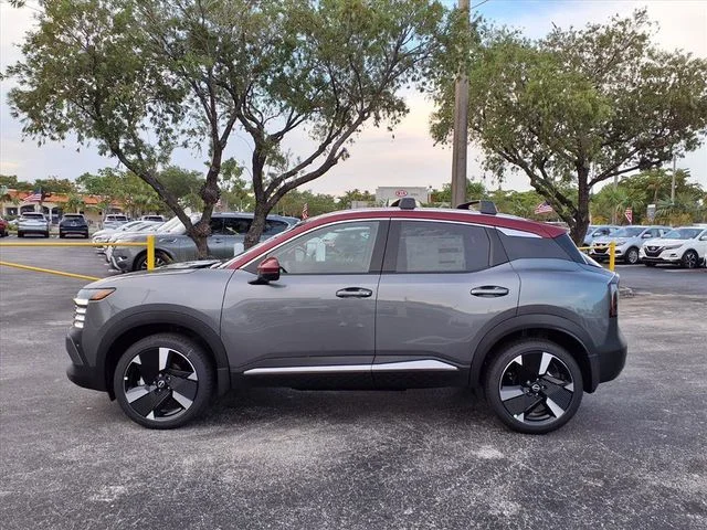 New 2026 Gun Metallic / Scarlet Ember Tintcoat Two-tone Nissan SR image 2