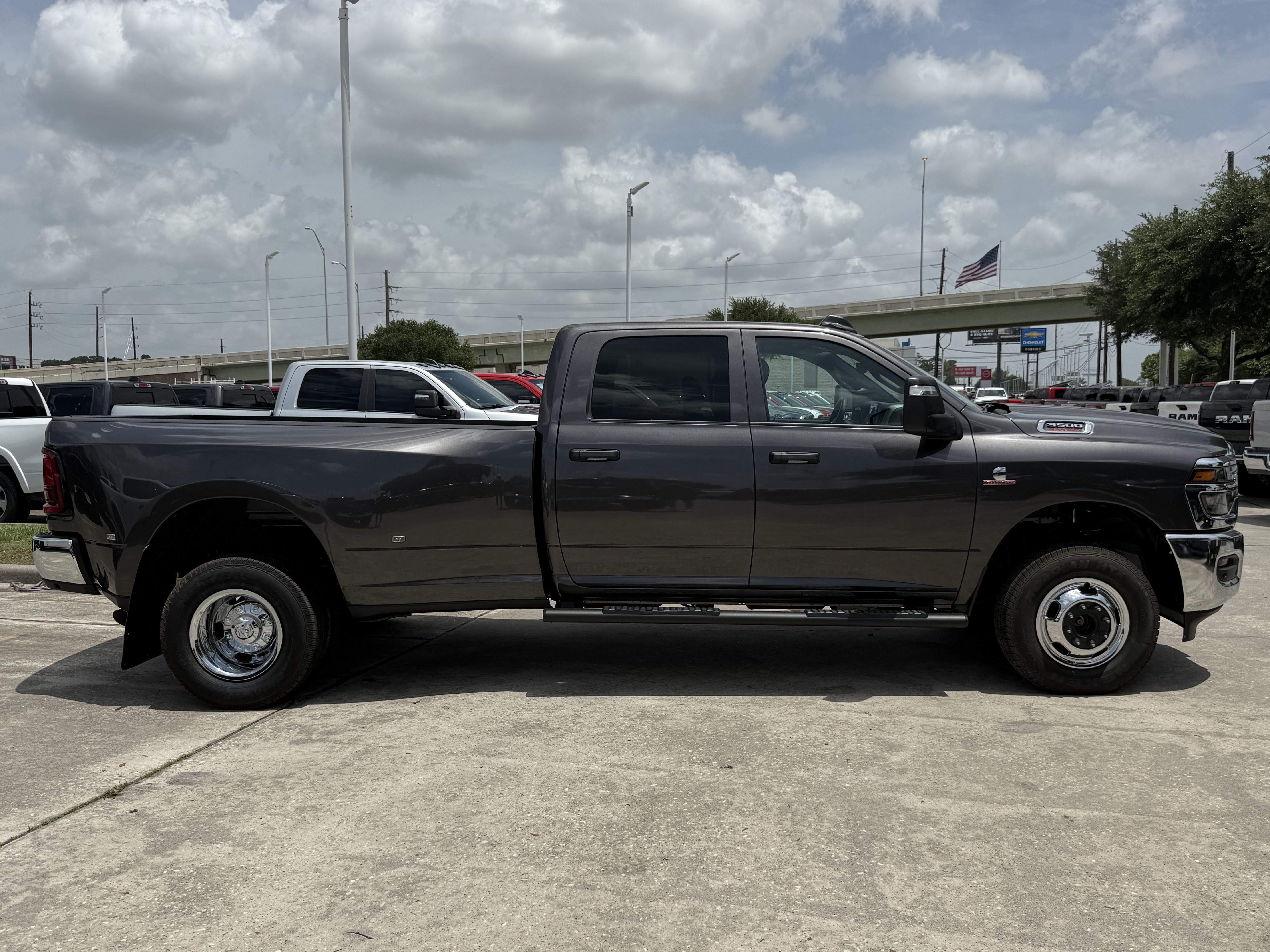 New 2026 Granite Crystal Metallic Clear-Coat Exterior Paint RAM Tradesman image 3