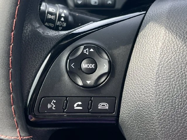 Used 2022  Mitsubishi LE image 20