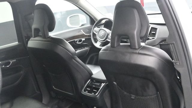 Used 2018 Silver Volvo T6 Momentum image 16